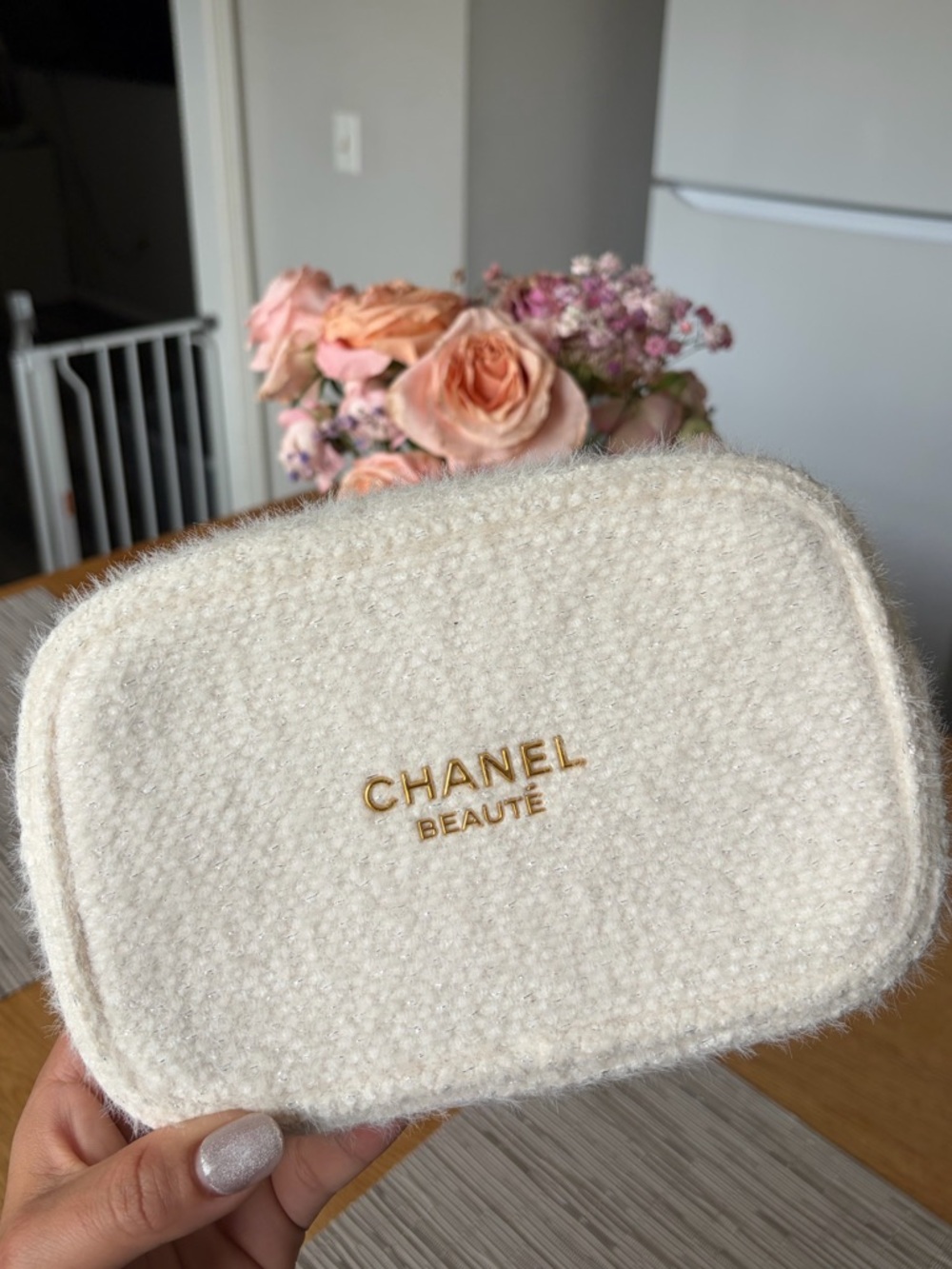 CHANEL White Textured Beaute Cosmetic Pouch with Gold Logo 2024 Holiday